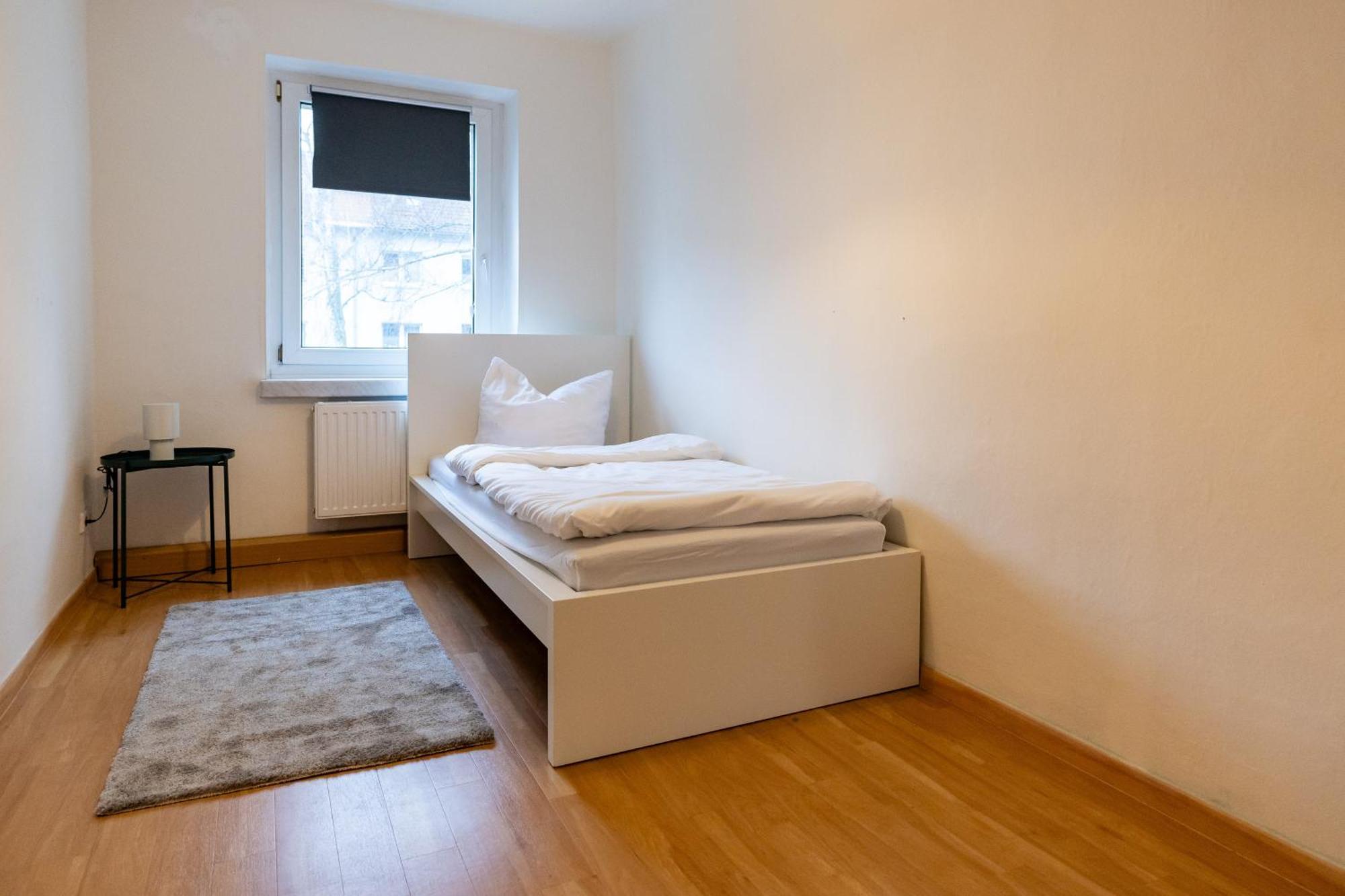 Moderne 4 Zimmer Wohnung Vollausgestattet Und Moebliert Halle  Kültér fotó